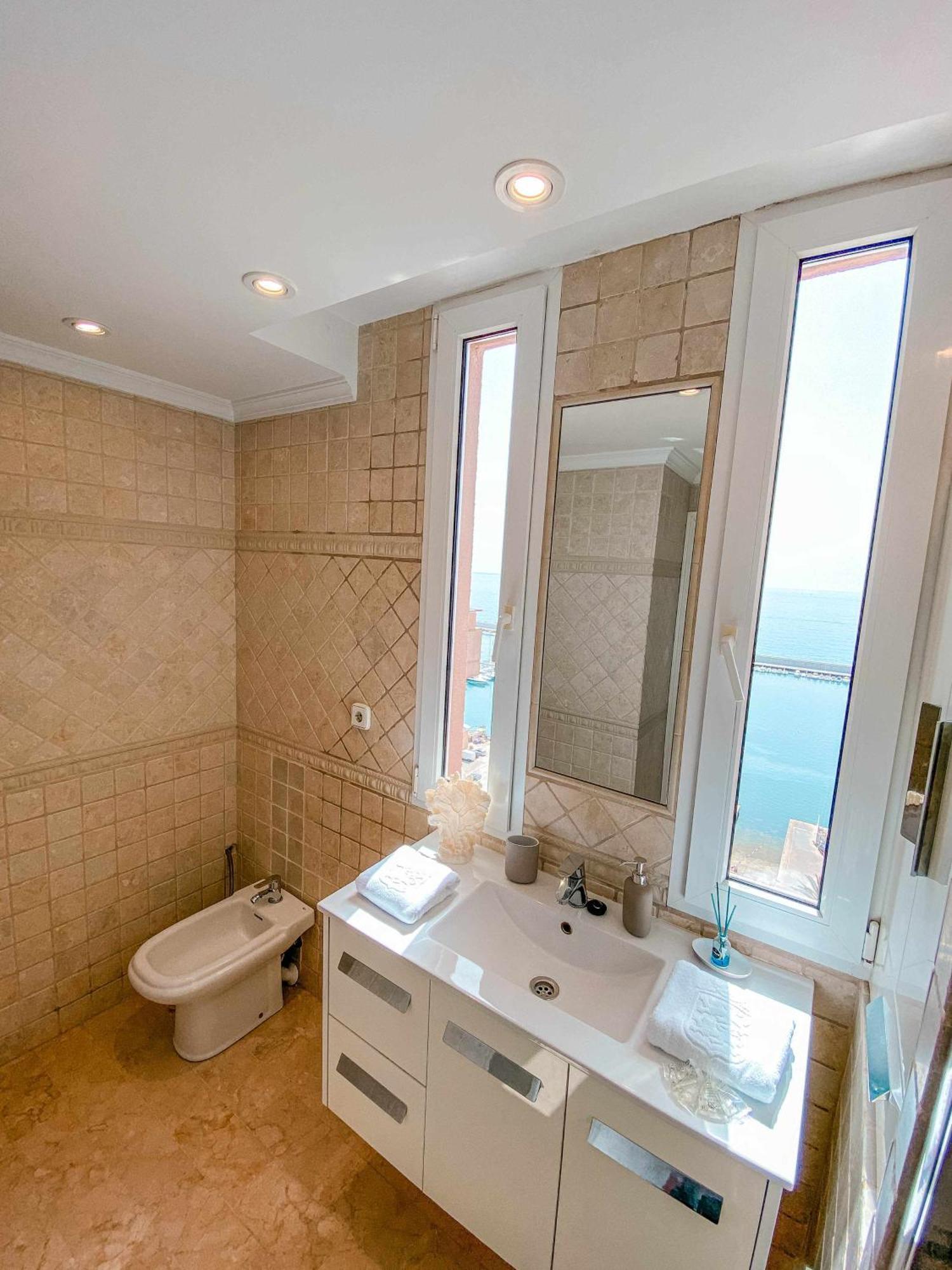 Nuevo Atico Con Piscina Privada Y Vistas Al Mar Apartment ฟูเอนฮิโรลา ภายนอก รูปภาพ
