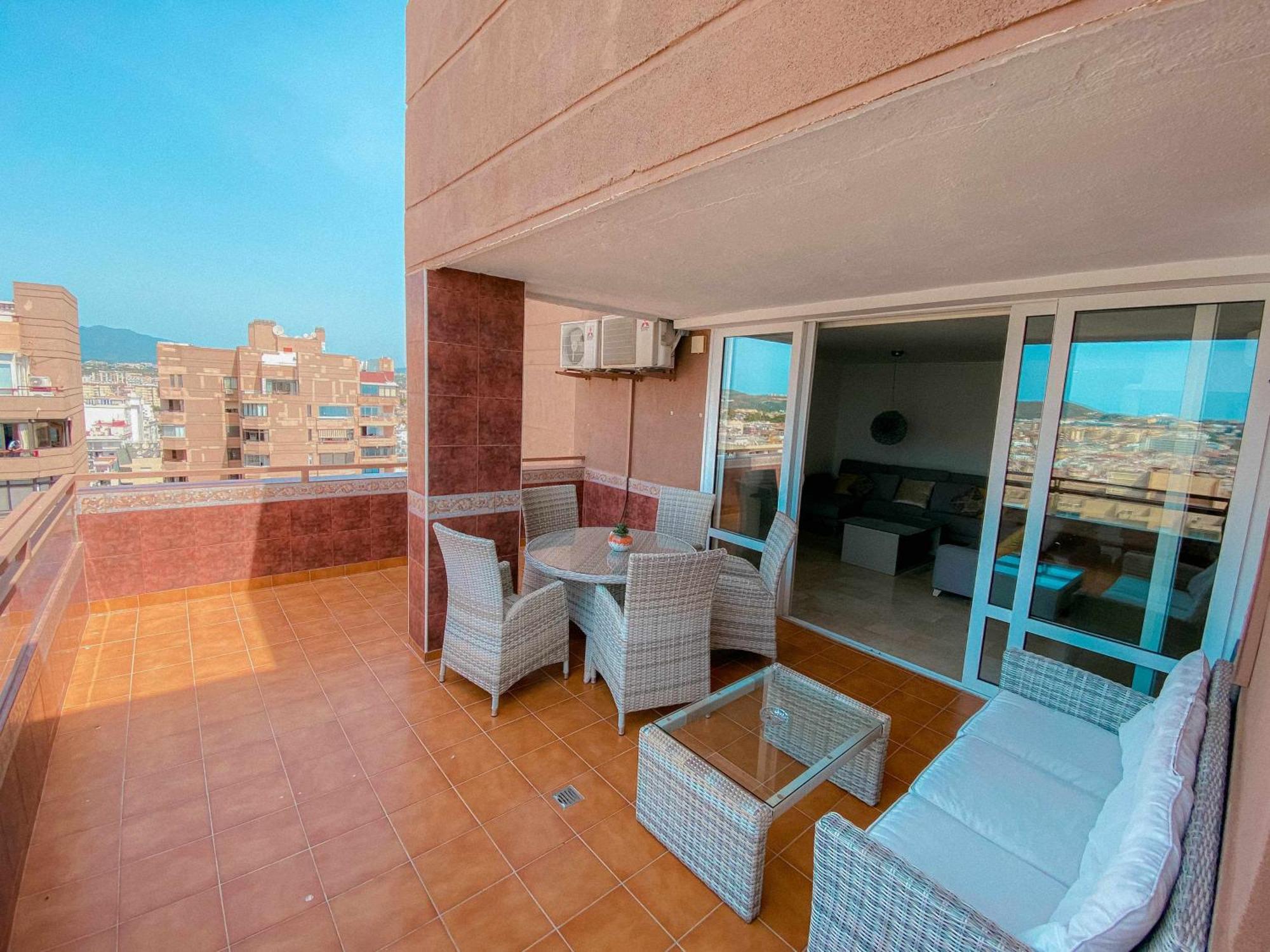 Nuevo Atico Con Piscina Privada Y Vistas Al Mar Apartment ฟูเอนฮิโรลา ภายนอก รูปภาพ